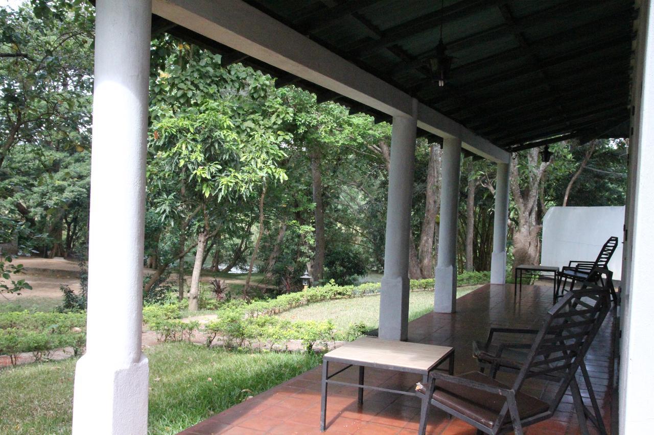 Dambulu Oya Family Park Hotel Dambulla Bagian luar foto