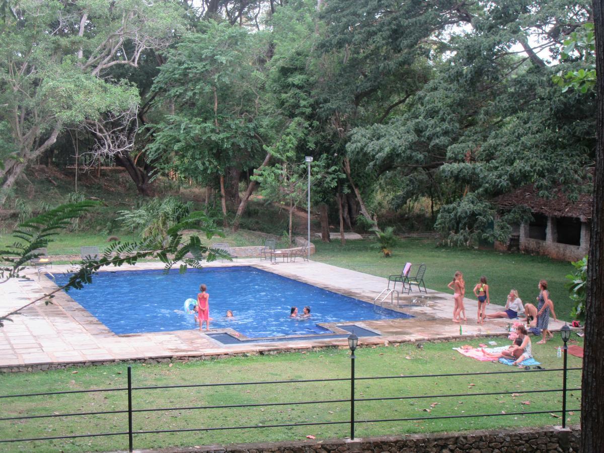 Dambulu Oya Family Park Hotel Dambulla Bagian luar foto